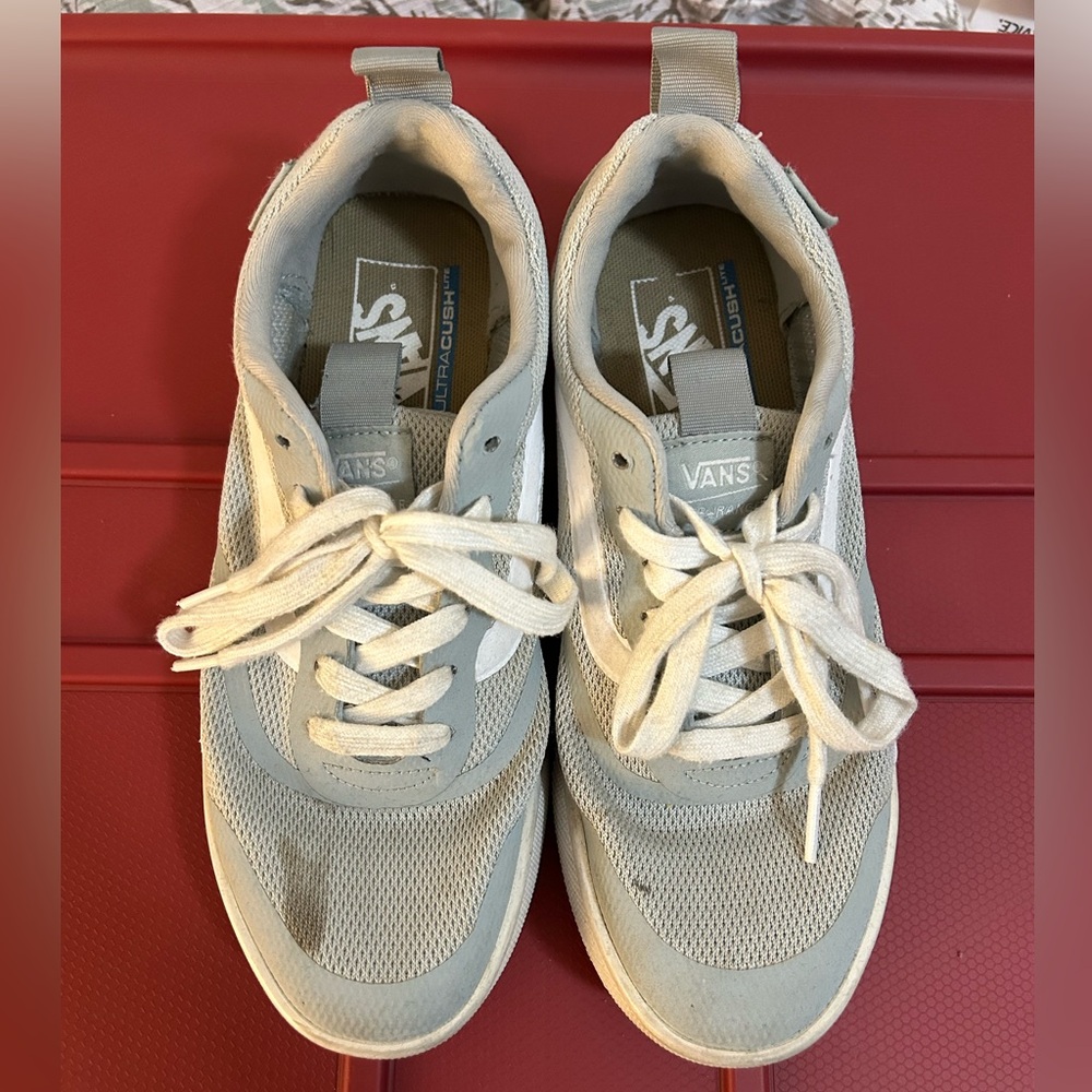 Women’s Vans Ultrarange Sneakers